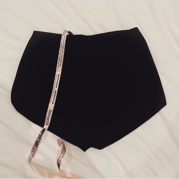 Elegant High Waist Black Women's Shorts - Picture 4 of 6